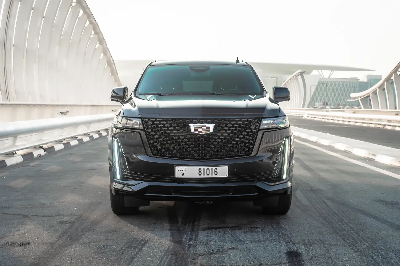 صورة 2 - كاديلاك إسكاليد النسخة السوداء
