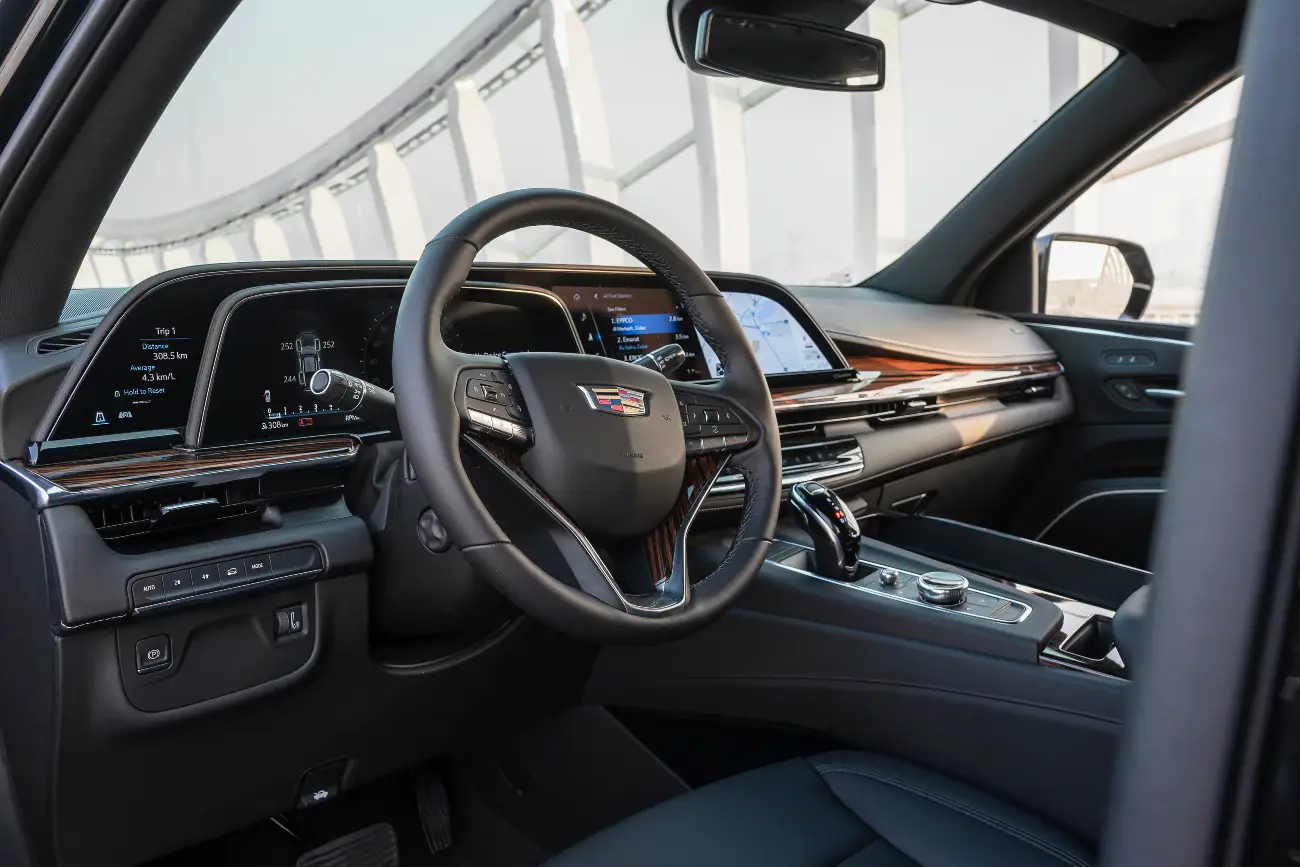 صورة 5 - كاديلاك إسكاليد النسخة السوداء