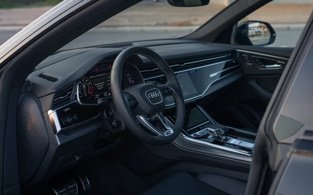 صورة 6 - أودي RSQ8